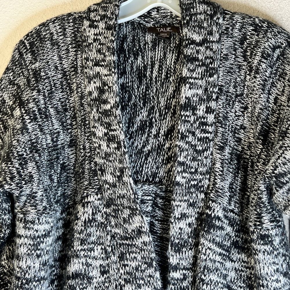 Talie Sweater‎ - Picture 3 of 7